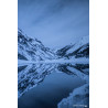 Lac d'Estaing sous la neige - Reflet bleuté - Rando Stage Photo Hivernal - Montagne des Pyrénées