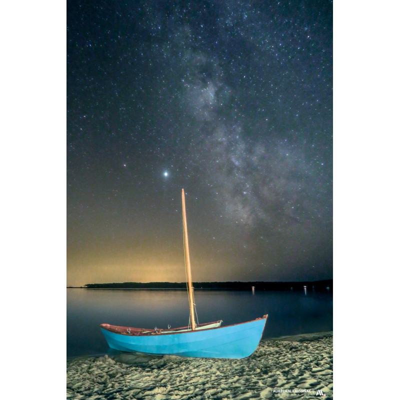 Oeuvre N°002/200, Voyage Nocturne au Moutchic No 01 _ Lac et bateau sur le lac de Lacanau