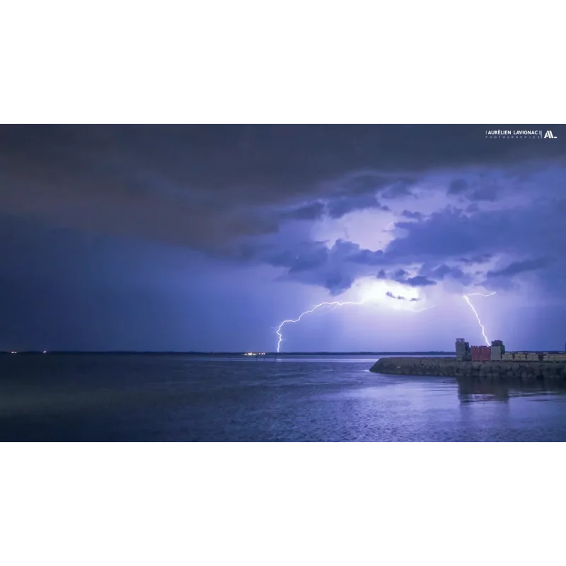 Photo d'orage sur le bassin d'Arcachon au Port de Larros à Gujan Mestras
