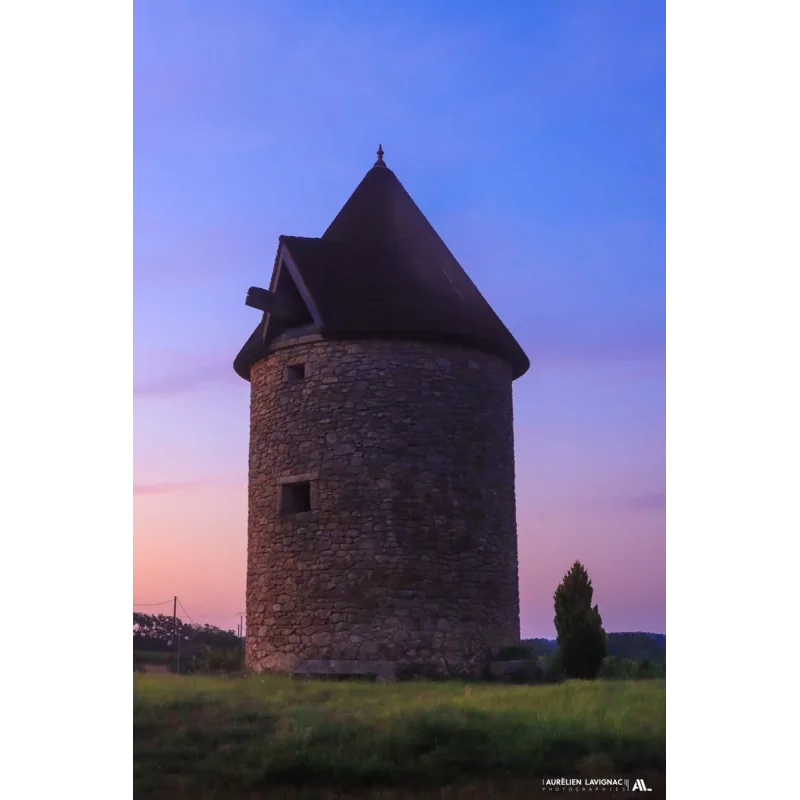 Photo du Moulin de Ladaux au lever de soleil