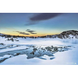 Lac gelée au sommet du...